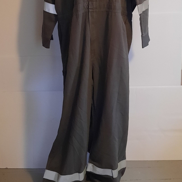 Rangewear Professional Grade FRC 58 Long Gray Reflective Overalls Covera… - Picture 2 of 9